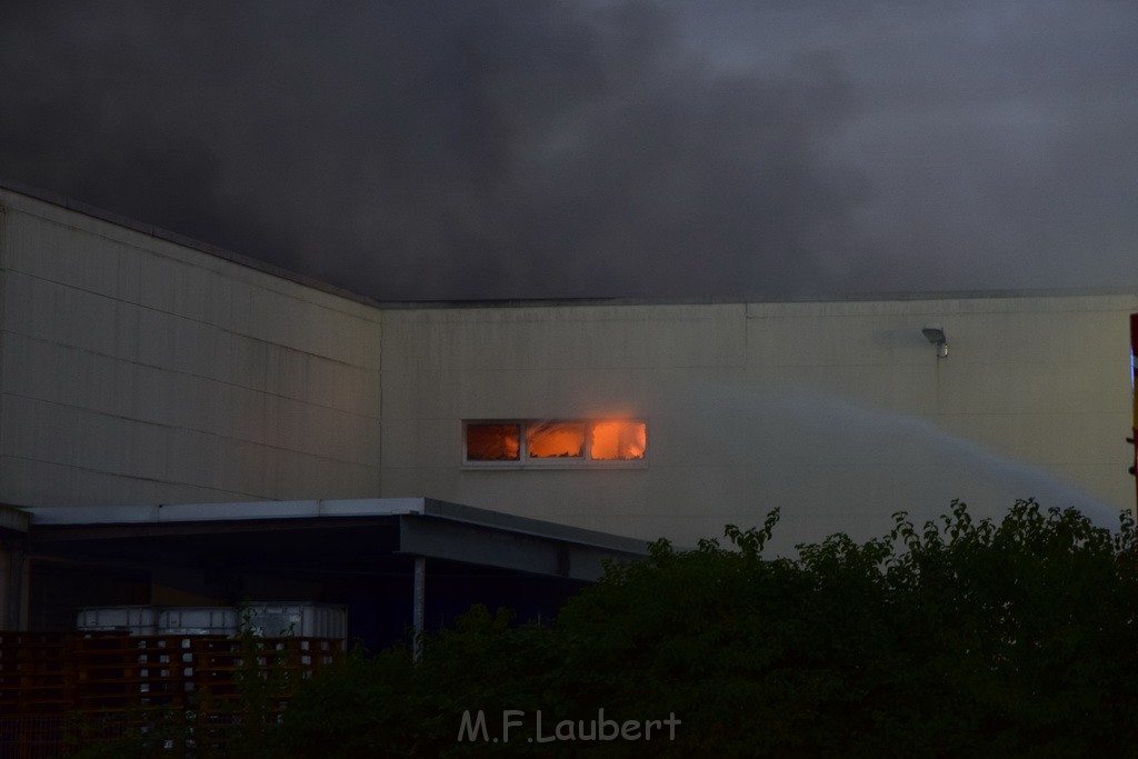 Grossbrand Halle Troisdorf Kriegsdorf Junkersring P328.JPG - Miklos Laubert